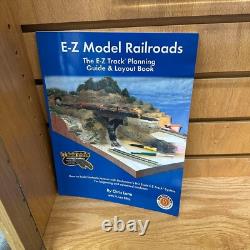 RARE Seattle Seahawks Hawthorne Village 8 HO Train Set Super Bowl 48 + Track Set