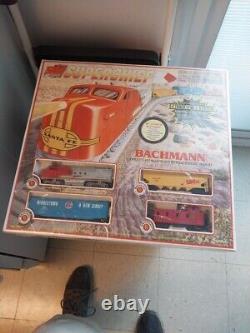 Sealed Bachmann Super Chief Electric HO Scale Train Set with 36 Circle E-Z Track