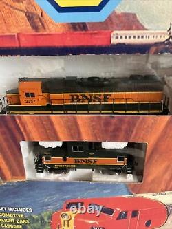 Super Rare Athearn Ho Scale BNSF Warbonnet Train Set Locomotive Caboose EZ Track