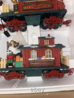 The HOLIDAY EXPRESS Animated Christmas Train Set #384 Extra Track 8 Cars