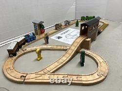 Thomas & Friends Wooden Railway 60TH Anniversary Train Set 8 Inch Golden Track