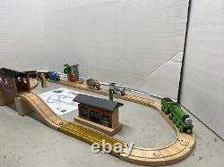 Thomas & Friends Wooden Railway 60TH Anniversary Train Set 8 Inch Golden Track