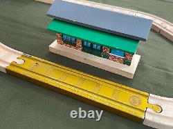 Thomas & Friends Wooden Railway 60th Anniversary Train Set Lot A Gold Track