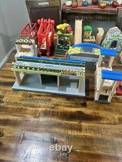 Thomas Train wood train Tracks 84 bridges, Buildings and More 8 Train Cars