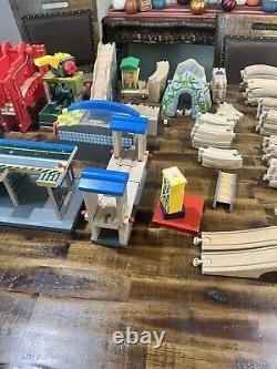 Thomas Train wood train Tracks 84 bridges, Buildings and More 8 Train Cars