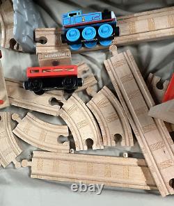 Thomas and Friends Tank Engine Wooden Railway Train Musical Melody Track Set