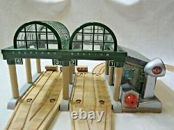 Thomas the Tank Train&Friends Knapford Station Deluxe Wooden Set with Microphone
