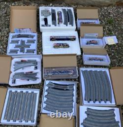 Trump Train Set Huge Track Lot HO Scale railroad Engine 6 cars