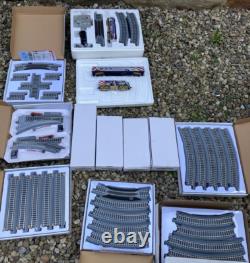 Trump Train Set Huge Track Lot HO Scale railroad Engine 6 cars