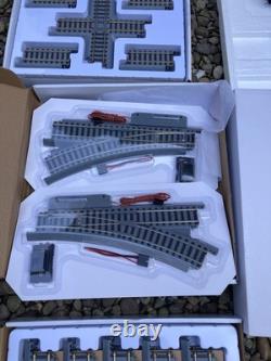 Trump Train Set Huge Track Lot HO Scale railroad Engine 6 cars