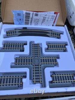 Trump Train Set Huge Track Lot HO Scale railroad Engine 6 cars