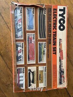 Tyco Spirit of 76 train set Ho With Track & Accessories