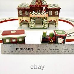 Villeroy & Boch Toy's Village Christmas Train Station Track Set Santa Porcelain