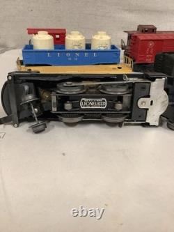 Vintage 1950's Lionel 027 train set good condition Estate Find