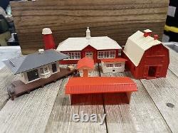 Vintage Bachmann Train Set With EZ Track Transformer Power Supply DC/AC Buildings