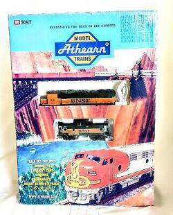 Vintage HO Athean BNSF Warbonnet Boxed 5 Car Train Set 45x36 Oval Track
