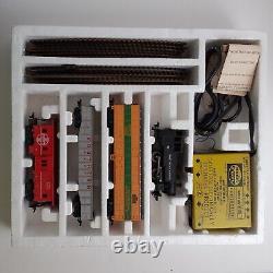 Vintage HO Scale Model Power Electric Train Set With track set 1030