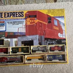 Vintage Life-Like MAINLINE EXPRESS Train Set HO Scale Santa Fe Giant 89x38 NOB