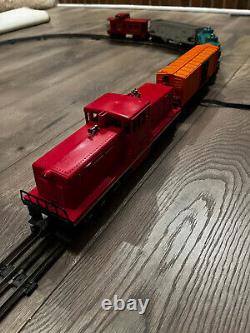 Vintage Lionel Postwar O27 Train Set withTrack & Transformer