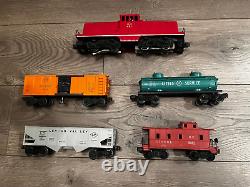 Vintage Lionel Postwar O27 Train Set withTrack & Transformer