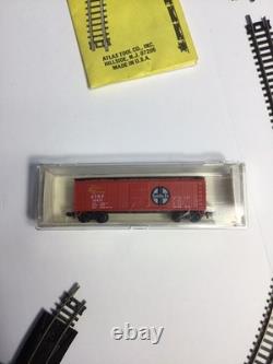 Vintage N Scale Train Set With Engine Cars And Tracks Tested Works