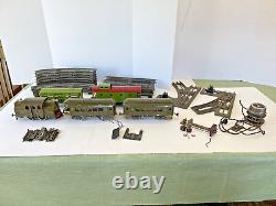 Vintage Pre-War LIONEL TRAIN SET NY Central Lines 33 Engine +Lionel 517 Caboose+