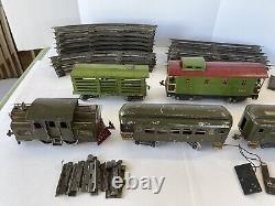 Vintage Pre-War LIONEL TRAIN SET NY Central Lines 33 Engine +Lionel 517 Caboose+