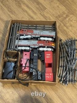 Vintage Train Set. 5 Car Set with Track. Made In The USA. Louis Marx & Co