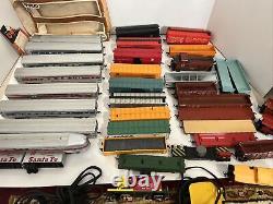 Vintage Tyco HO Scale Train Set Santa Fe All Different Sizes 40 Pieces