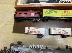 Vintage tyco ho scale Santa Fe train set