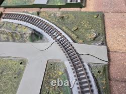 Vtg Ac Gilbert Co. 1964 (4) Piece Toy Train Railroad Track Layout Landscape Read