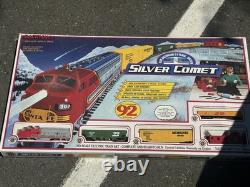 Vtg Bachmann Silver Comet Santa Fe HO Electric 5 Cars + EZ Track Train Set 00602