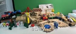 Wooden Train Railway Set 140+pcs Brio Compatible Track & Trains Melissa & Doug