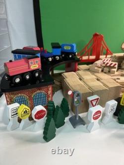 Wooden Train Railway Set 140+pcs Brio Compatible Track & Trains Melissa & Doug