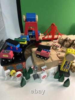 Wooden Train Railway Set 140+pcs Brio Compatible Track & Trains Melissa & Doug