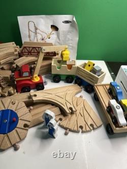 Wooden Train Railway Set 140+pcs Brio Compatible Track & Trains Melissa & Doug
