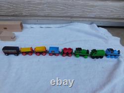 82 pc Lot de Vintage de Thomas le Train Ensemble de Pistes en Bois Magnétiques et Plus +++++