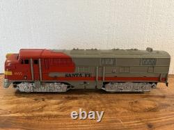 Bateaux, moteurs et rails de train Marx vintage dans la boîte de train Marx Set 44100 (non testé)