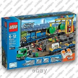 Dégâts De Boîte ! Lego City / Town #60052 Train Cargo Motorisé Avec Voie Flambant Neuve