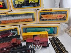 ÉNORME lot de trains vintage TYCO Bachmann avec rails pour pièces ou réparation