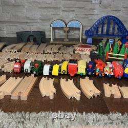 Enorme lot de rails de train en bois mélangés, ensemble limité Imaginarium ToysRUs Thomas