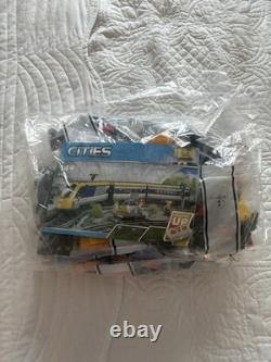 Ensemble de Train de Passagers Compatible City 60197 Neuf avec Pistes et Moteur