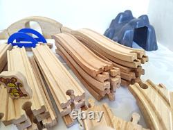 Ensemble de chemin de fer en bois 140+ pièces compatible Brio avec rails et trains (s2)