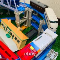 Ensemble de circuit Plarail à 3 niveaux TOMY avec train Rapit + Expo Japon