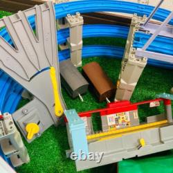 Ensemble de circuit Plarail à 3 niveaux TOMY avec train Rapit + Expo Japon