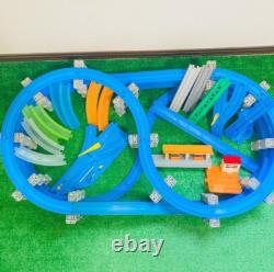 Ensemble de circuit Plarail à 3 niveaux Takara Tomy Tren de piste utilisé Japon Huit figure Ensemble de circuit Plarail à 3 niveaux Takara Tomy Tren de piste utilisé Japon Huit figure