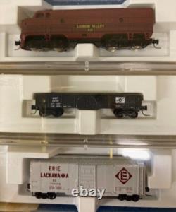 Ensemble de départ de train, rails et alimentation Lehigh Valley de Z Scale Micro-Trains / Rokuhan