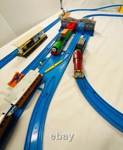 Ensemble de station Thomas & Friends Trackmaster, trains, courbes piste bleue Tomy