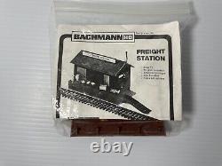 Ensemble de train Bachmann HO, bâtiments, figurines, rails supplémentaires, instructions