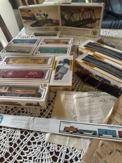 Ensemble de train Bachmann Pacific Express avec locomotive diesel, 7 voitures, bloc d'alimentation, ponts